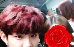 지인인가 같이찍은 셀카인데