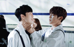 저 장난치는 집중의 입과 신난 손좀 봐 ㅋㅋㅋ