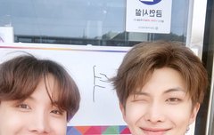 사전투표 했네^^