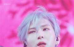 레오님 피부가 건강하신듯