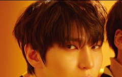 레오성님 꼭 날 째려보실것만 같아..