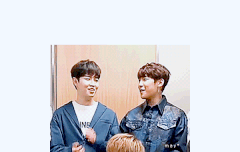 형아가 손내밀어주니깐 애기같이 짝자꿍해ㅠ