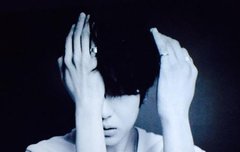 왠지 외로워.. 우울해.. 눈물나...