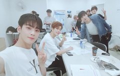 심심한데  갤러리 털이나...