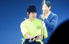 백현이는 흑발할 때 머리도