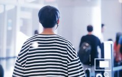 어후 이 오빠 등짝봐 와우