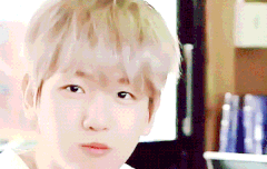 180704 엑사세 #백현 gif 3