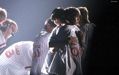 이 사진 뭔가 뭉클해