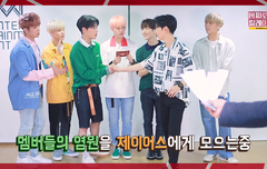 잠시도 가만히 있지 않는 그들....