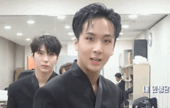 레오 오빠 고양이같아 귀엽ㅋㅋ