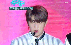 눈에 빨려 들어갈거같아