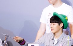 오늘 재환이 첫 엠씨보는날