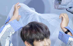 어떻게 저렇게 웃지