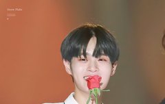 장미를든 이대휘