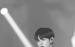 흑백속에서도 빛나는 이대휘