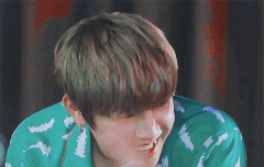 웃는 얼굴에 포인트가 너무 많아