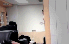 우진인 사람한테 매달리는거 참조아해