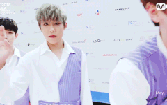 여기 손 갖다댄 사람 1/1102