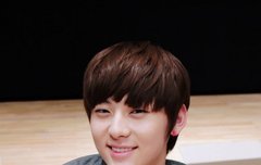 12년 8월 18일 뽀짝이시절 황민현❤