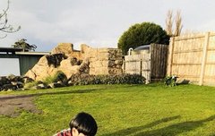 쭈구려 앉아있는 대휘를 그대로 들튀