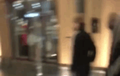 문 왜 이렇게 여는지 아시는분?ㅋㅋㅋㅋㅋㅋ