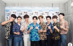 시우민 혼자 엑소엘 포즈 ㅠ