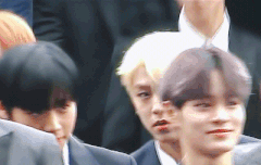 와 어떻게 이 사이로 눈이 딱 마주치지....