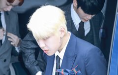 무대의상이랑 사복의 그 갭차이가 너무좋아