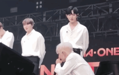 머리ㅜㅜ  쓰담쓰담 ㅜㅜㅜㅜ