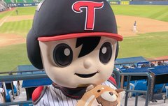 야구장에 빅구리 뜸 ㅋㅋㅋㅋㅋ(시우민)