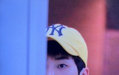 시우민 혼자 봄이다! ㅋㅋㅋㅋ