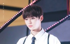 ㄹㄹㄹㄹ 황민현은 청순하다