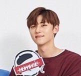 황민현 다리봐ㅜㅜㅜ