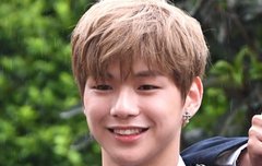 사랑의 하트와 살인미소 사진 ㄷㄷ