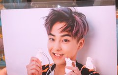 슴이 요상한 굿즈 냈는데 문제는 그 포카가 참 이쁨(시우민)