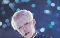 이 사진 되게 오묘하다