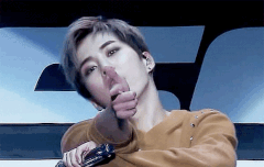 시우민 공인인데 이건 좀...