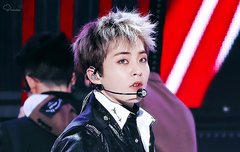 시우민 하늘 쳐다보지 마로라...