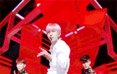 웃을때 섹시한 사람 드문데 레오는 웃을때 섹시해