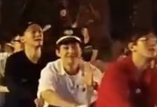 시우민 대만에서 잘 찍구 와 ㅠㅠ