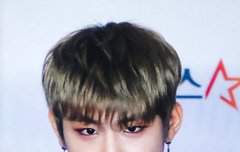 박우진 얘 오늘 생긴거봐