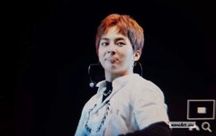 시우민 완전 신났나봐 ㅋㅋㅋ