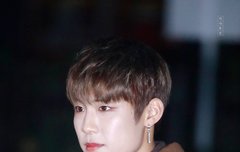 우진아 피어싱(귀걸이) 정보좀...