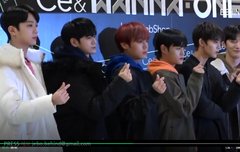 워너원 오늘 팬싸인회 뜸 하트주~