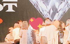 팬싸에서 팬들 바라보는 시우민 ㅠㅠㅠㅠ