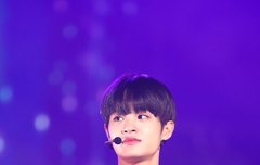 보라색이 어울리는 대휘