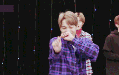 종인이가 음료 선물