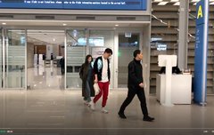 태연 어제 입국... 여전 동안 이쁨 하트주자!