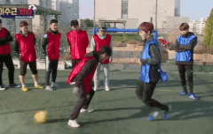 오늘 풋살 짤 쪄봤음(시우민)