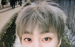 시우민 셀카 다시 보자